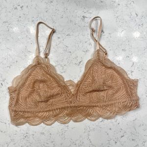 Aritzia Talula Renfrew Bralette in Warm Sand